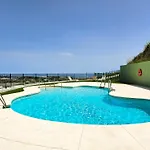 Modern 2 Bed With Access To Wellness Facilities Near *