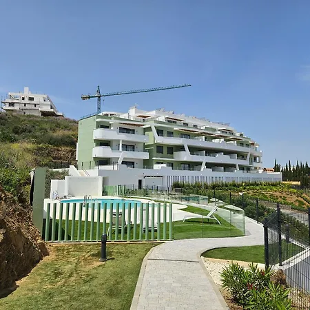 Modern 2 Bed With Access To Wellness Facilities Near